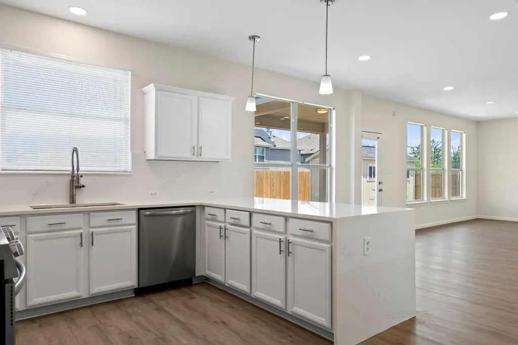 101 Redwood Drive Kyle TX 78640