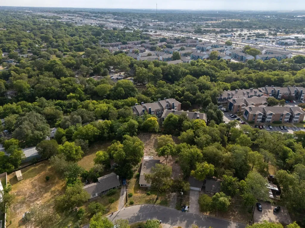 300 Pecan Drive Austin TX 78753
