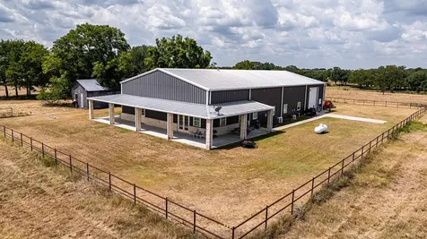 258 Private Road 2006 Schulenburg TX 78956