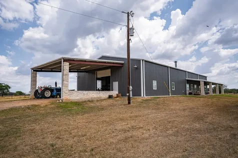 258 Private Road 2006 Schulenburg TX 78956