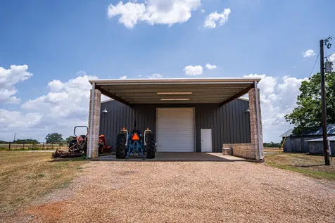 258 Private Road 2006 Schulenburg TX 78956
