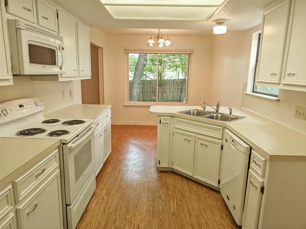 306 Lakeway Drive Georgetown TX 78628