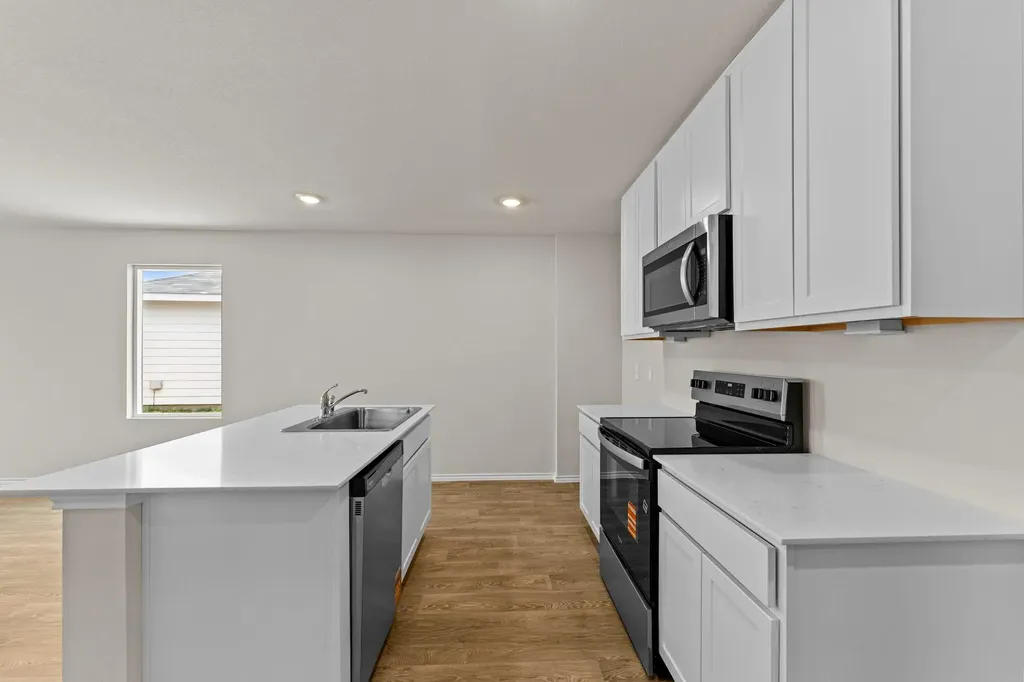 2203 Loganberry Lane Luling TX 78648