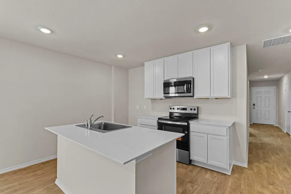 2203 Loganberry Lane Luling TX 78648
