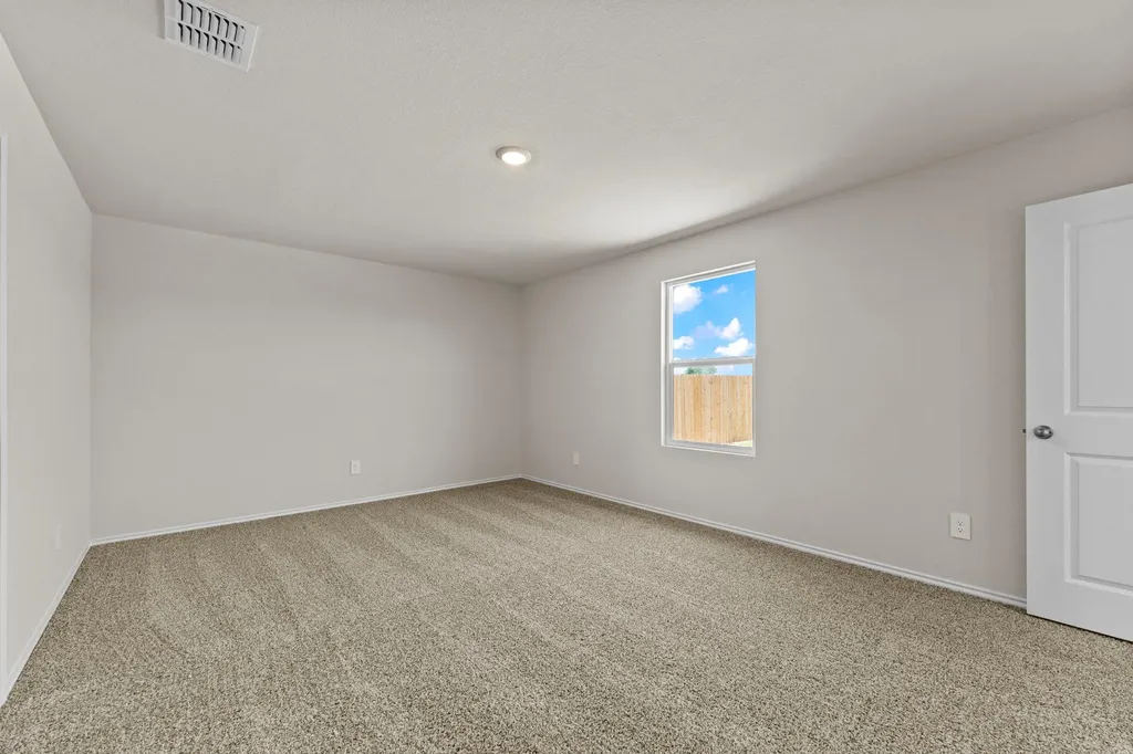 2203 Loganberry Lane Luling TX 78648