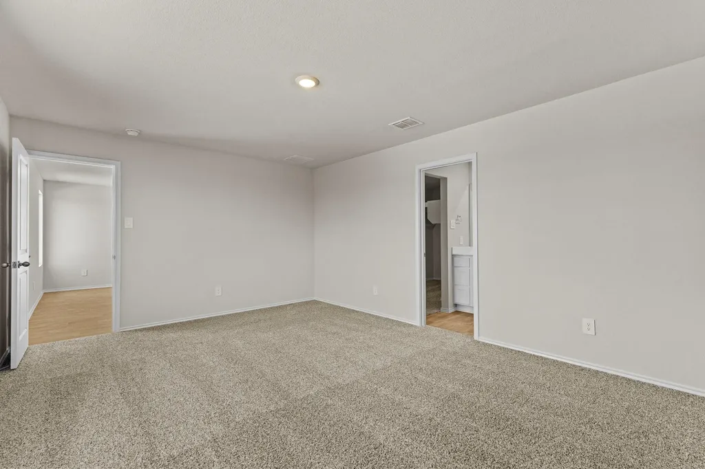 2203 Loganberry Lane Luling TX 78648