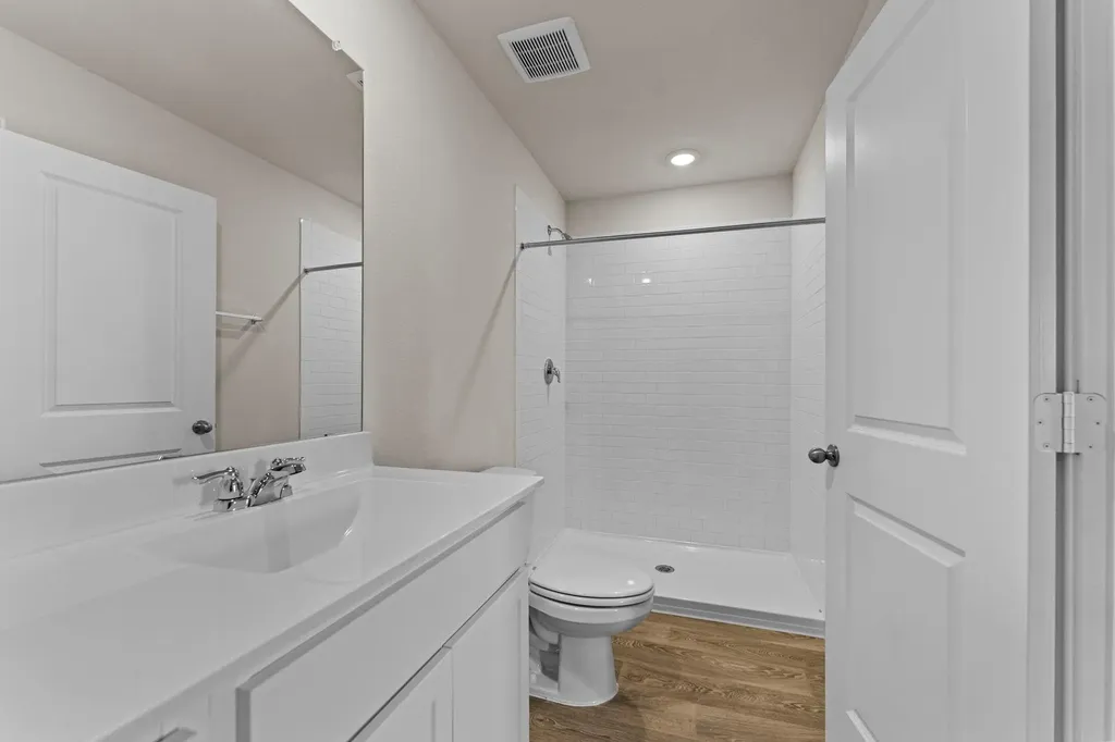 2203 Loganberry Lane Luling TX 78648