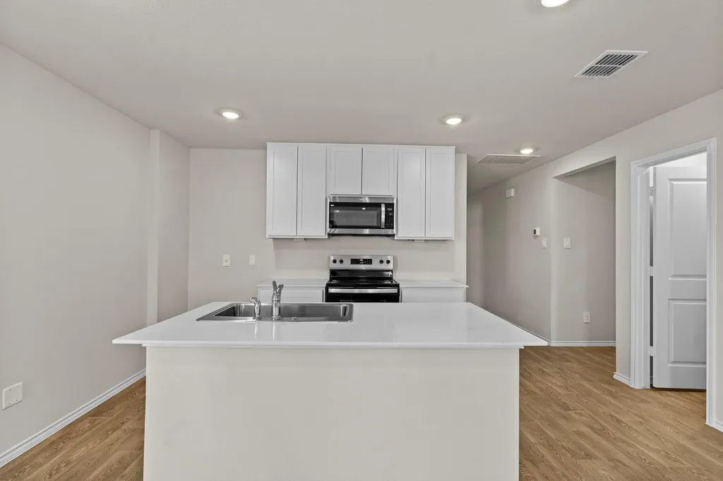 2203 Loganberry Lane Luling TX 78648