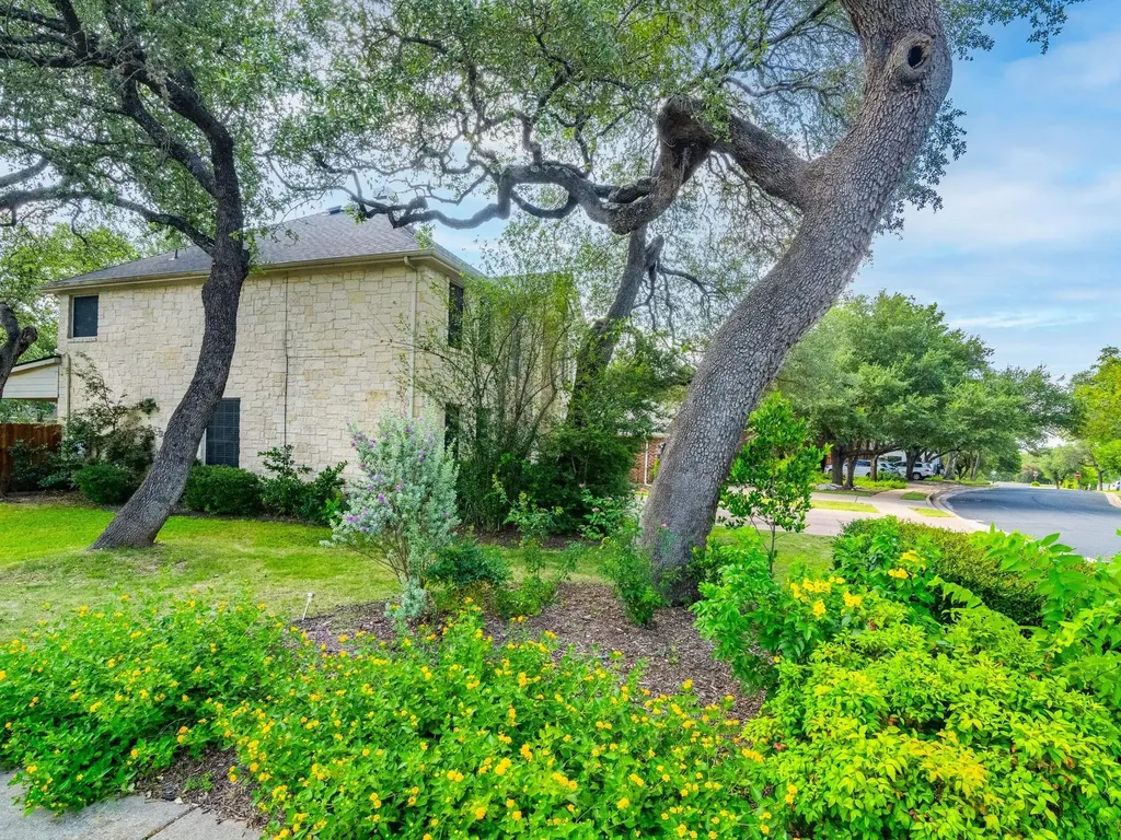 8501 Fulbright Lane Austin TX 78749