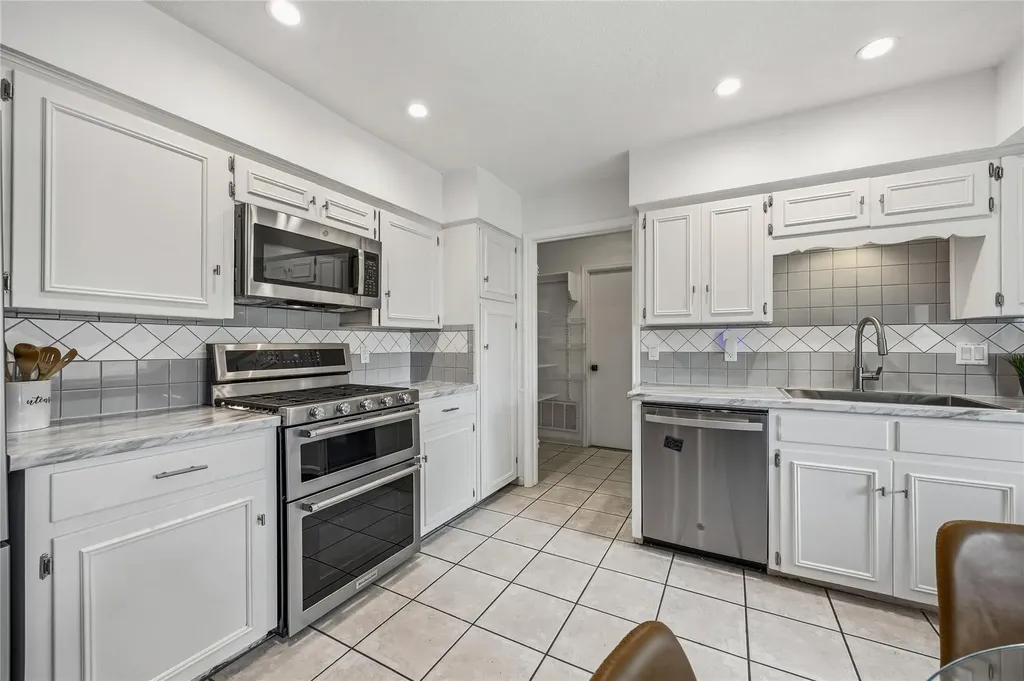 910 Berrywood Drive Austin TX 78753