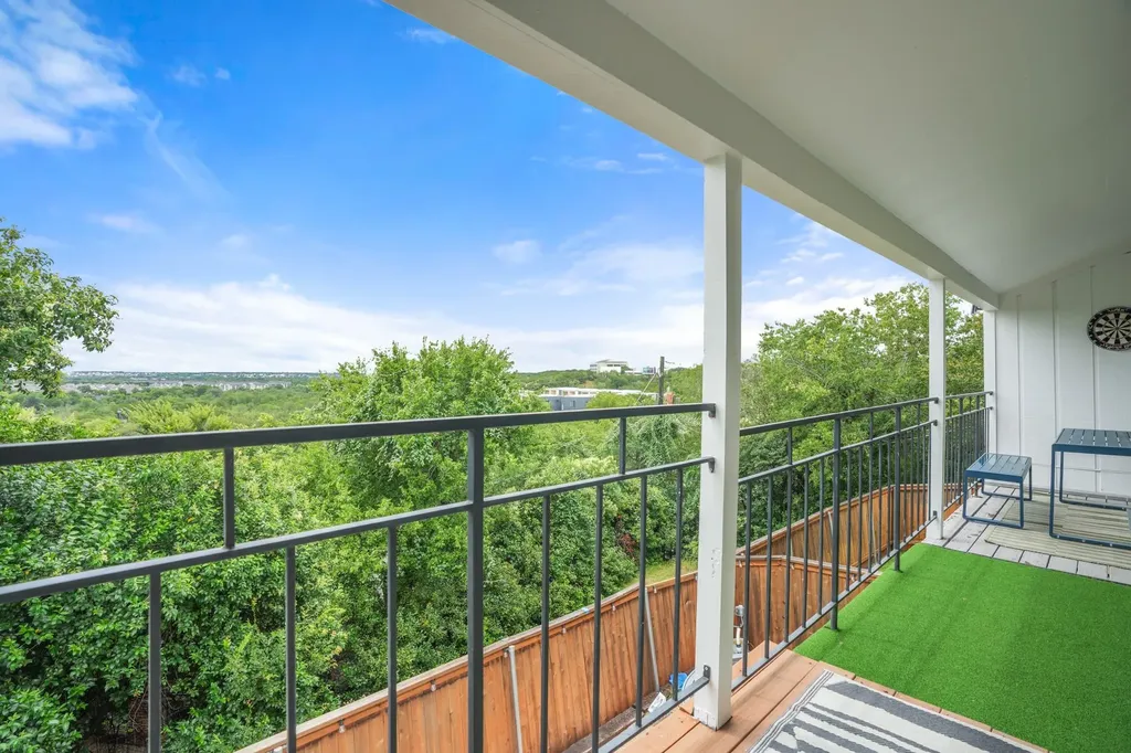 3306 Hyclimb Circle Austin TX 78723