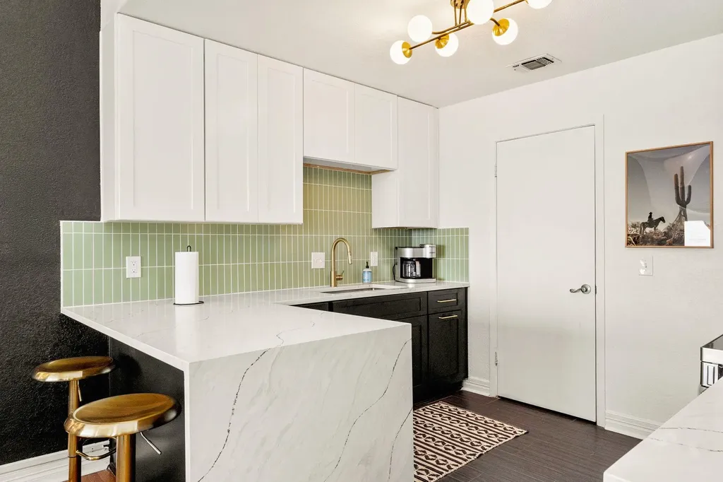3306 Hyclimb Circle Austin TX 78723