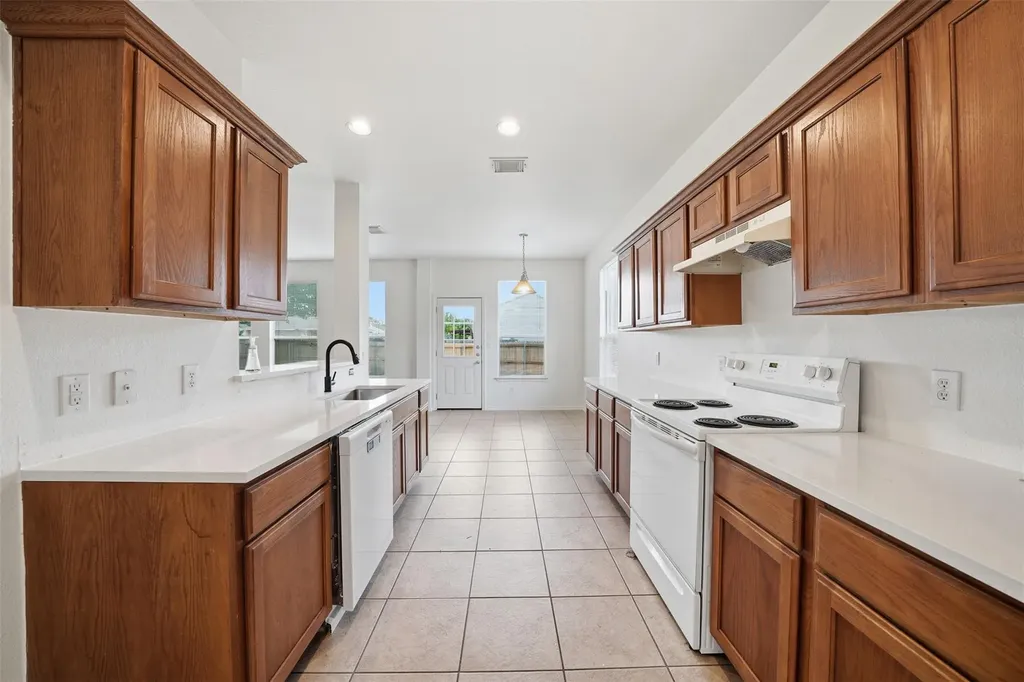 118 Invierno Street Kyle TX 78640
