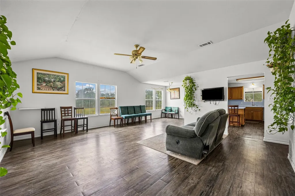 6843 S Lakewood Drive Georgetown TX 78633