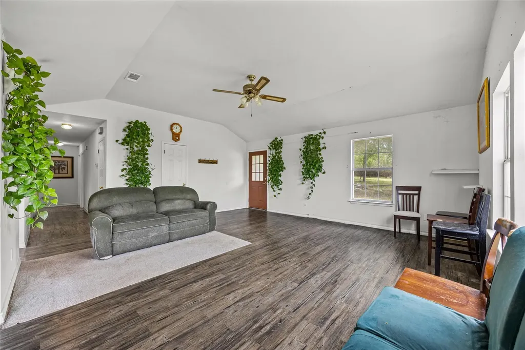 6843 S Lakewood Drive Georgetown TX 78633