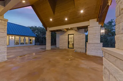 7505 E Us Highway 290 Johnson City TX 78636