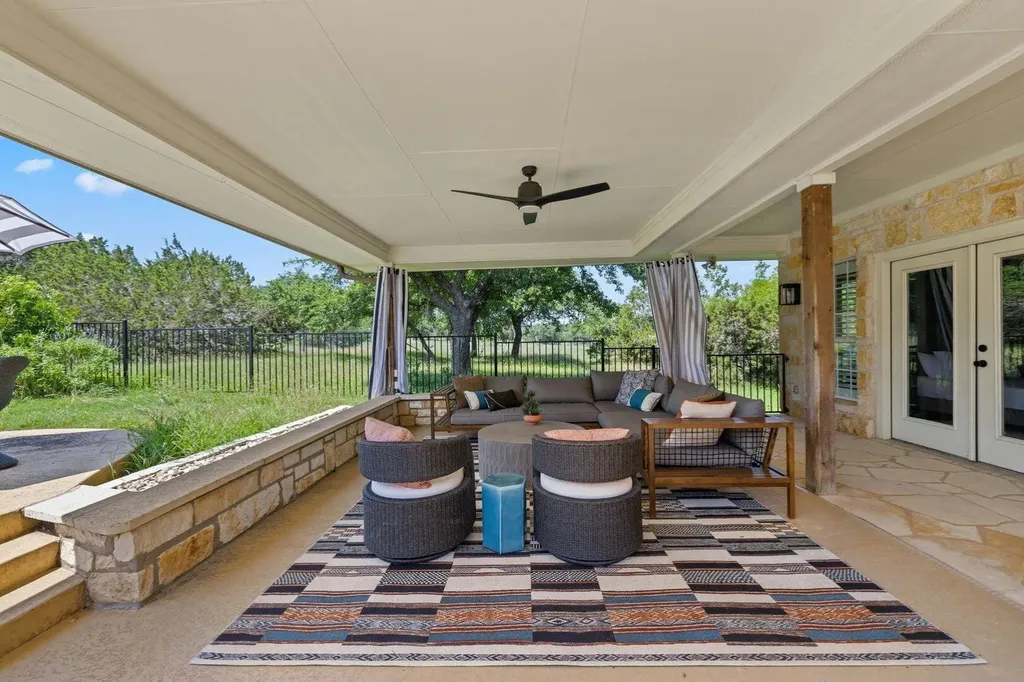 220 Sundance Trail Dripping Springs TX 78620