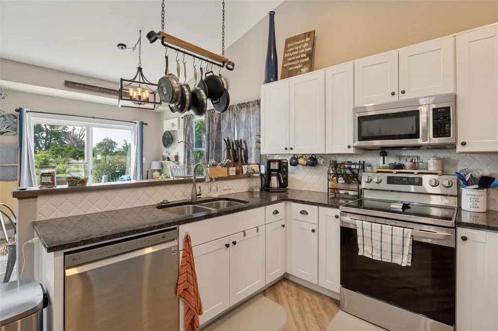 1052 Meandering Way China Spring TX 76633