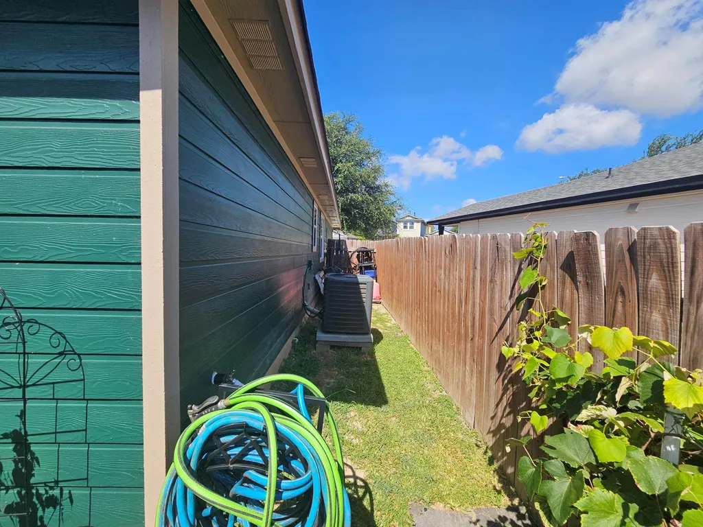17908 Cutback Drive Manor TX 78653