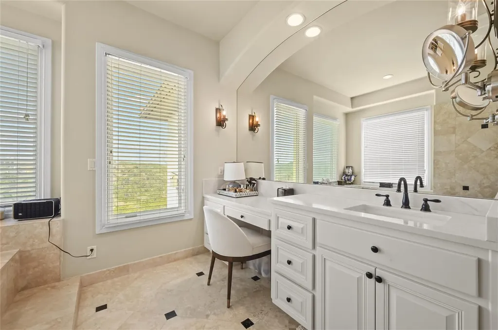 2004 Canonero Drive Austin TX 78746