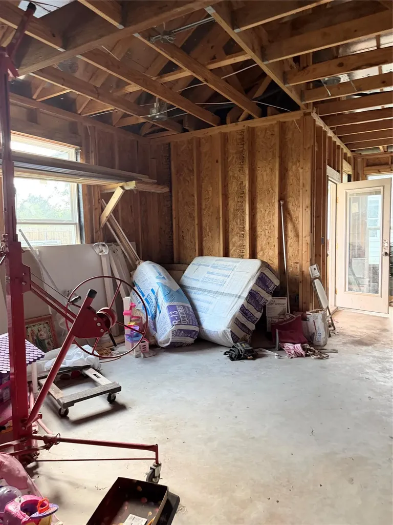 140 Arosa Drive Elgin TX 78621