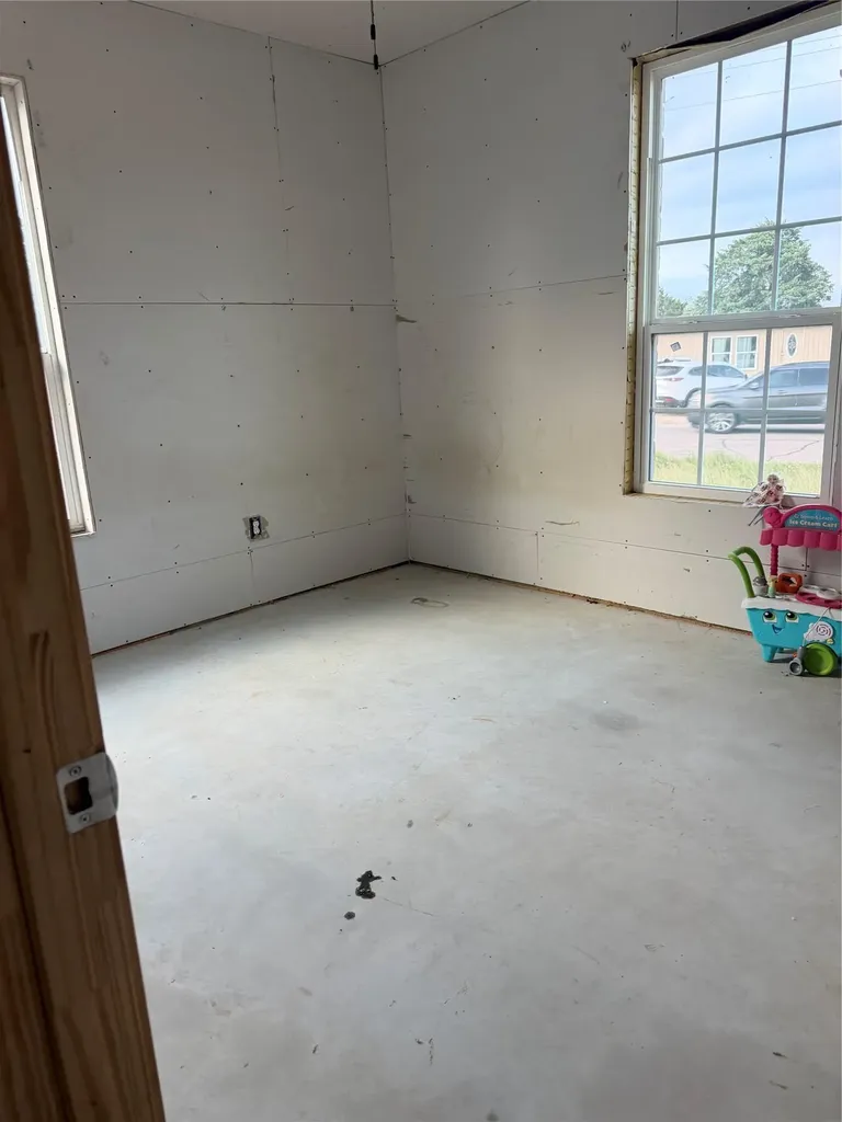 140 Arosa Drive Elgin TX 78621