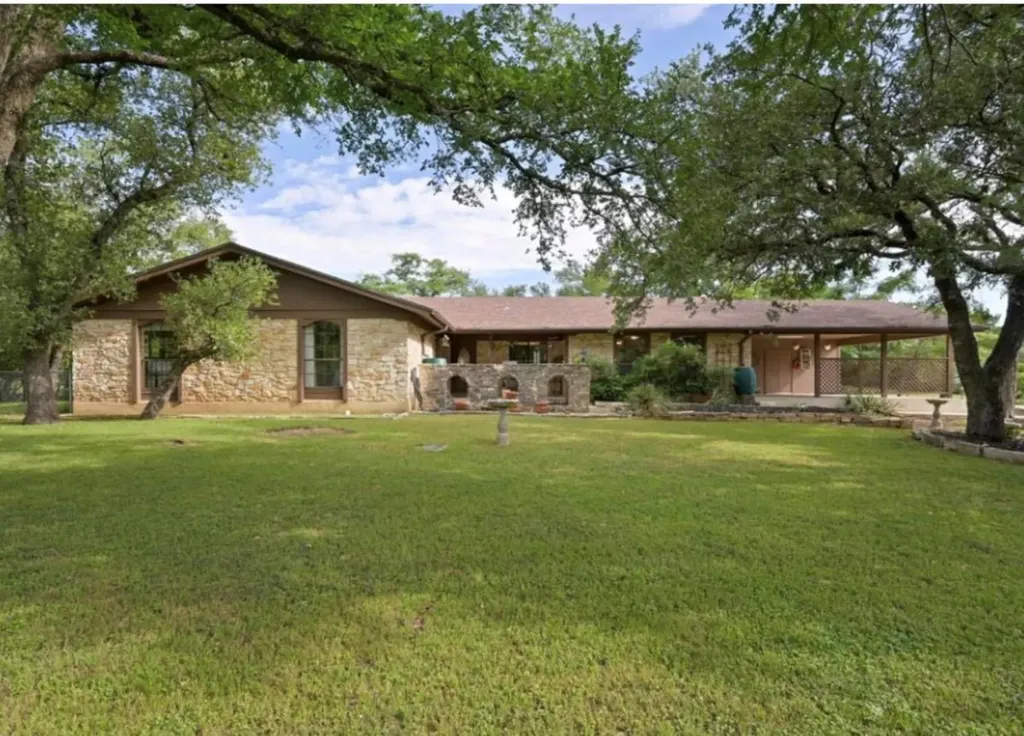 300 W Sequoia Spur Georgetown TX 78628