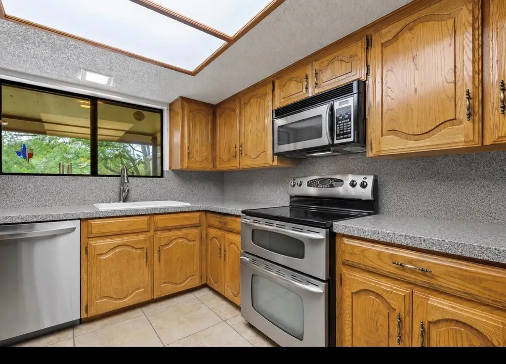 300 W Sequoia Spur Georgetown TX 78628