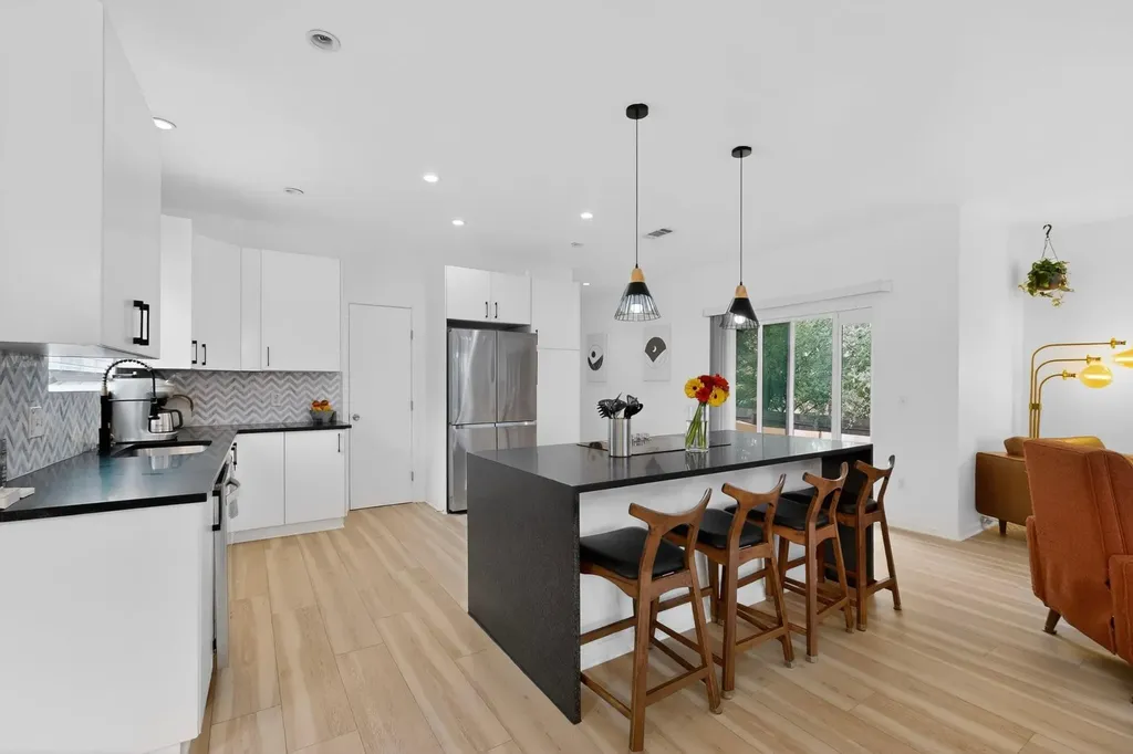 3305 Hycreek Drive Austin TX 78723