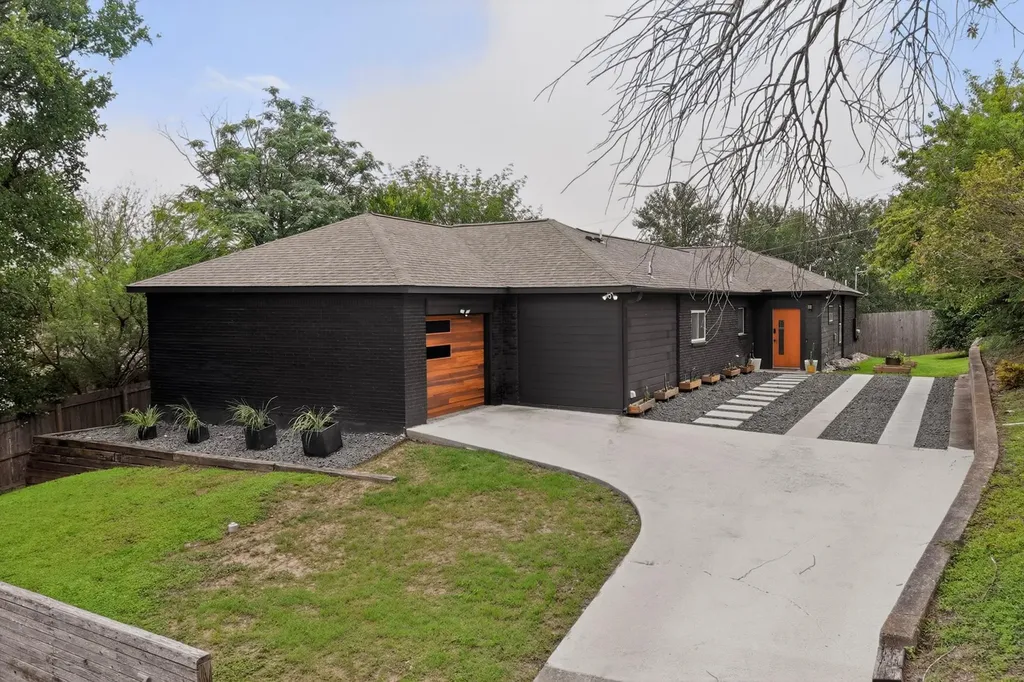 3305 Hycreek Drive Austin TX 78723