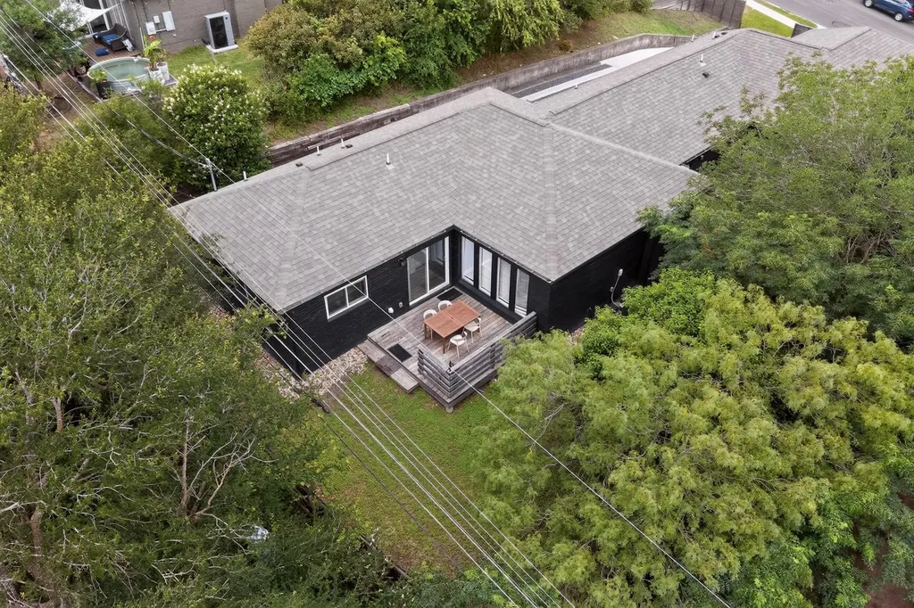 3305 Hycreek Drive Austin TX 78723