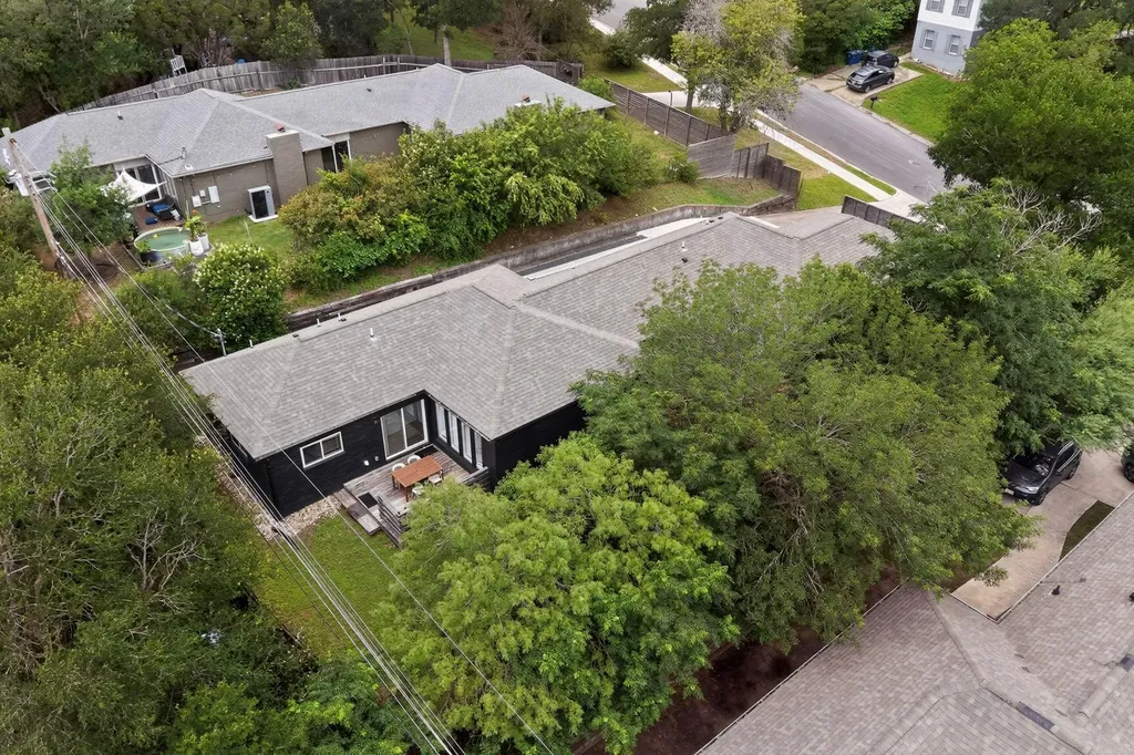 3305 Hycreek Drive Austin TX 78723