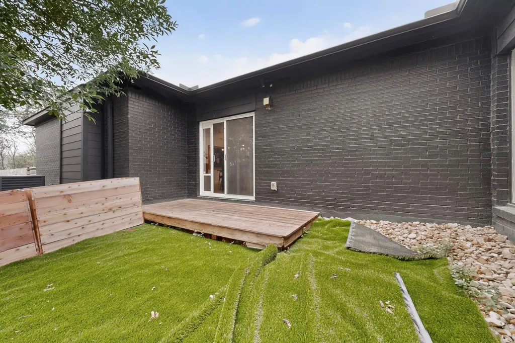 3305 Hycreek Drive Austin TX 78723