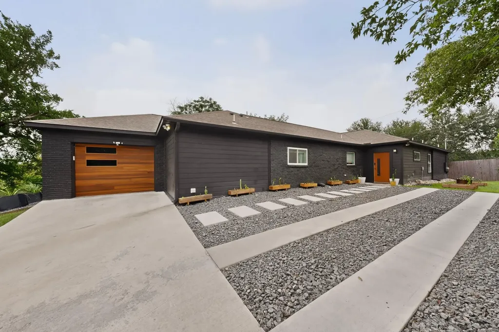 3305 Hycreek Drive Austin TX 78723