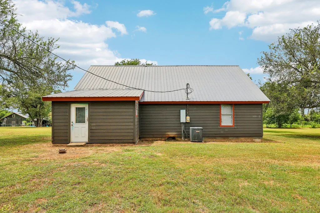 122 Dodd Preston Road Elgin TX 78621