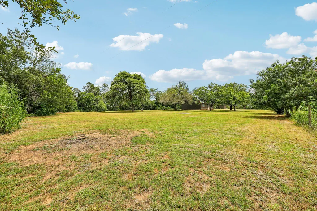 122 Dodd Preston Road Elgin TX 78621