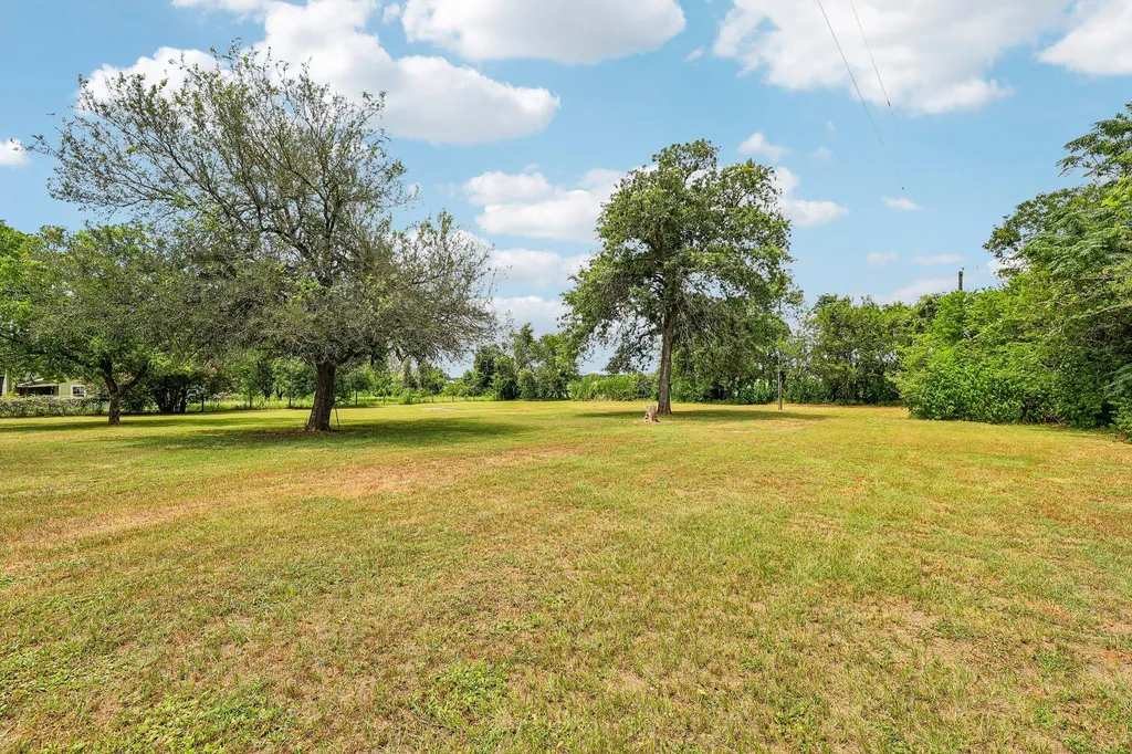 122 Dodd Preston Road Elgin TX 78621