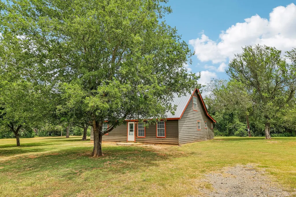 122 Dodd Preston Road Elgin TX 78621