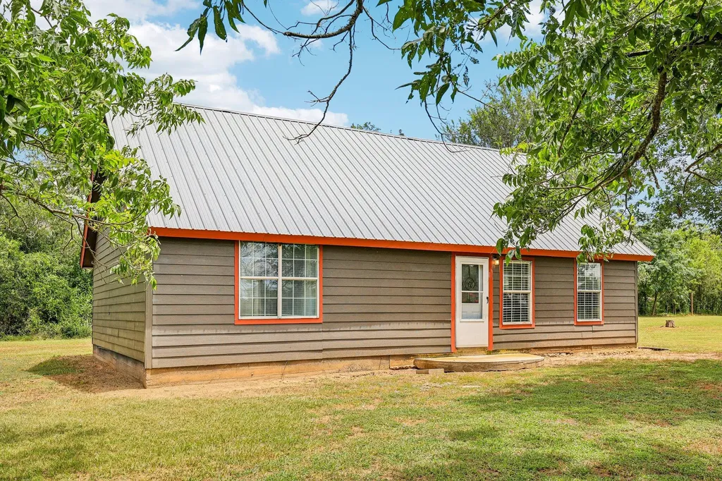122 Dodd Preston Road Elgin TX 78621