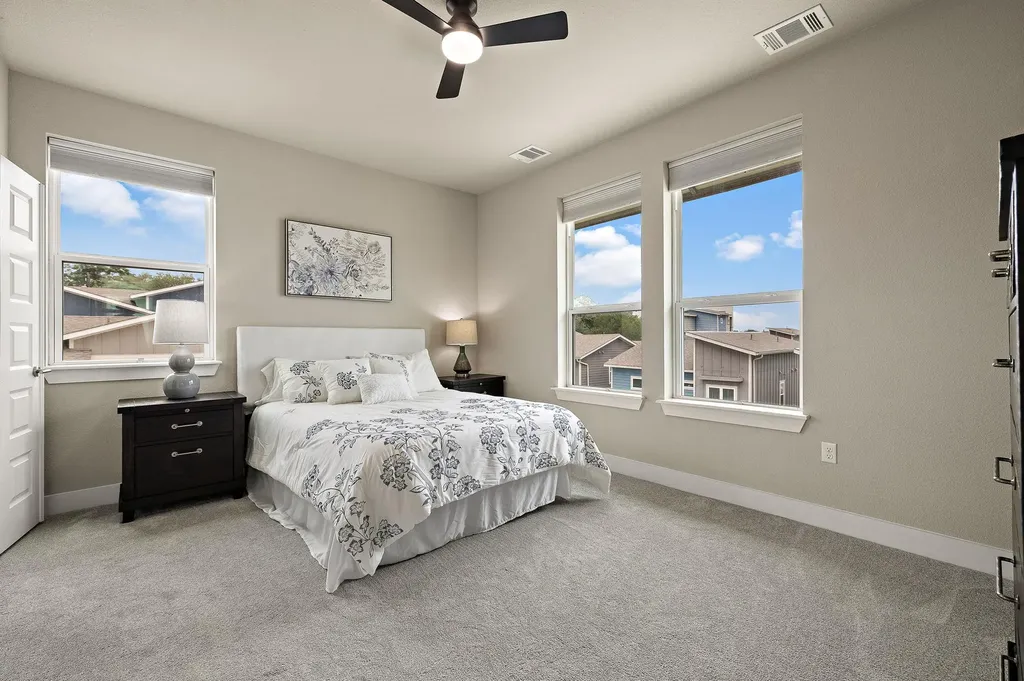 1913 Teagle Drive Austin TX 78741