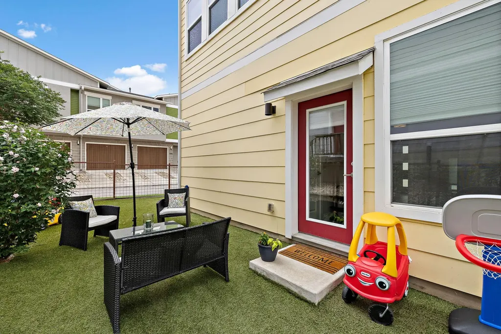 1913 Teagle Drive Austin TX 78741