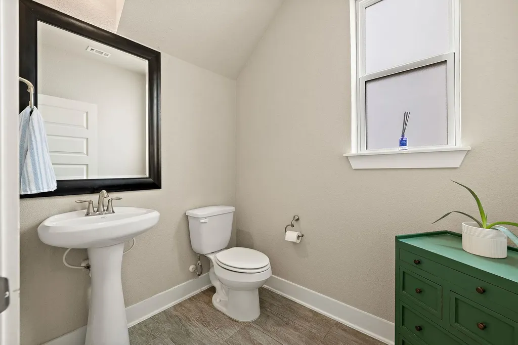1913 Teagle Drive Austin TX 78741