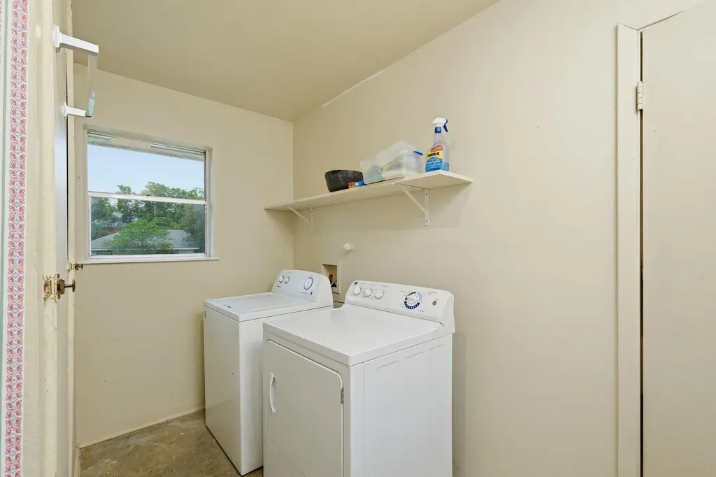 208 N Cedar Street Buda TX 78610