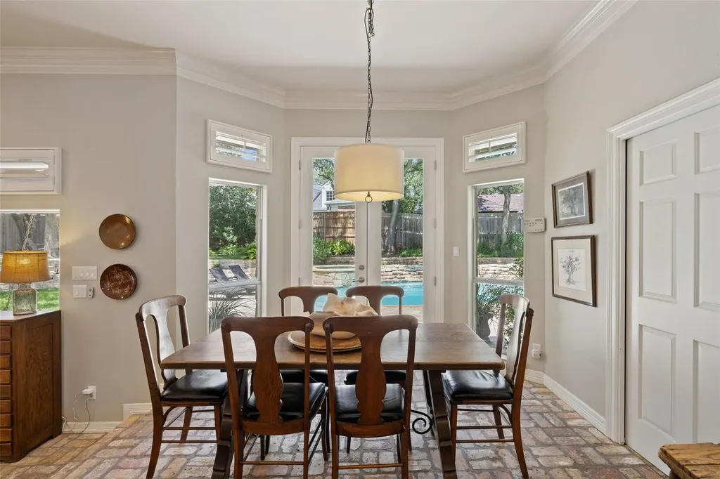 1904 Steamboat Springs Cove Austin TX 78746