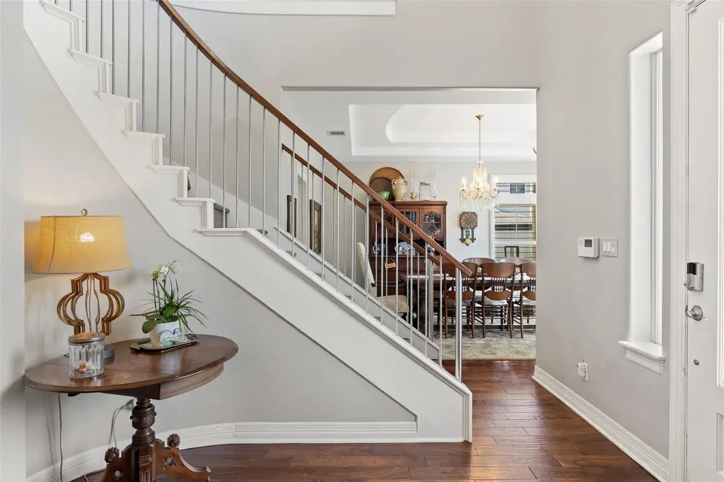 1904 Steamboat Springs Cove Austin TX 78746