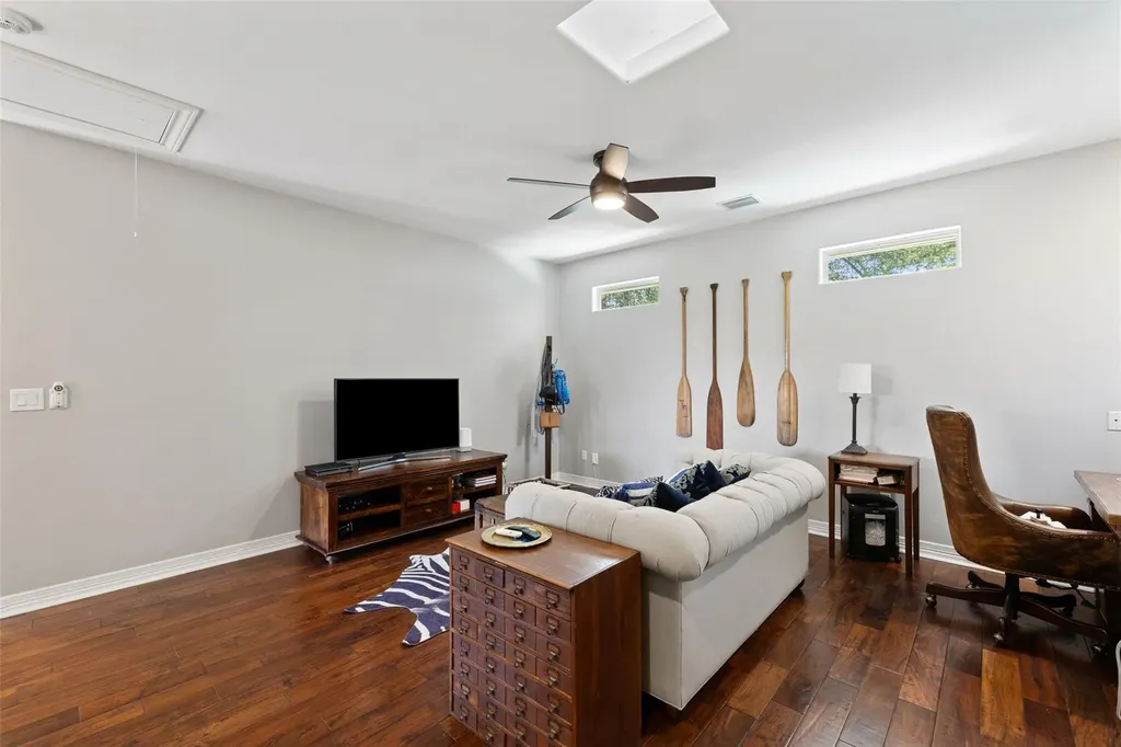 1904 Steamboat Springs Cove Austin TX 78746