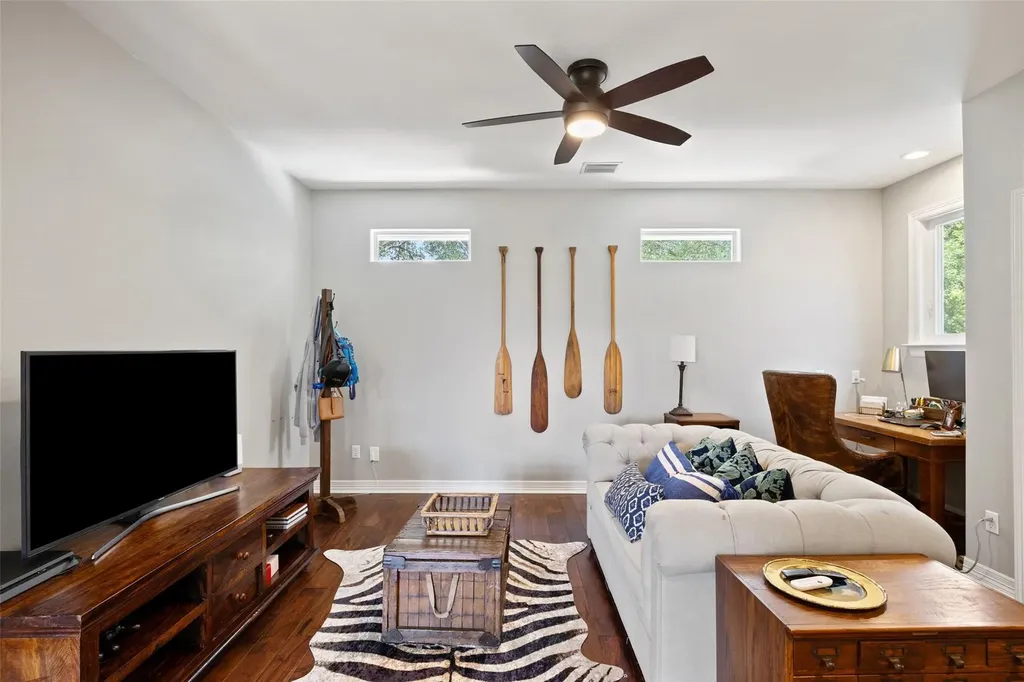 1904 Steamboat Springs Cove Austin TX 78746