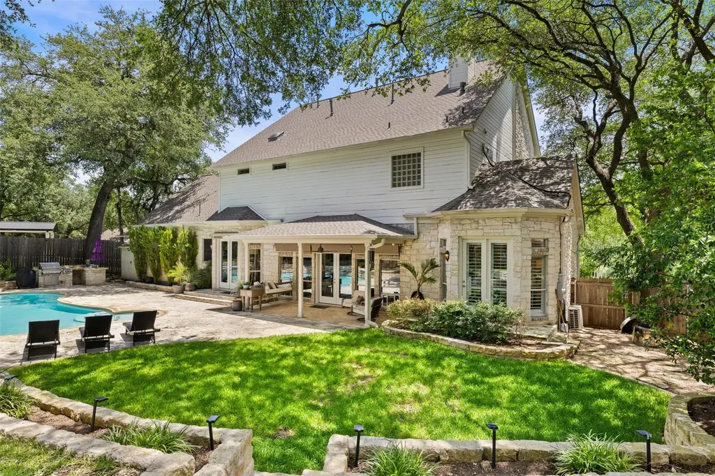 1904 Steamboat Springs Cove Austin TX 78746