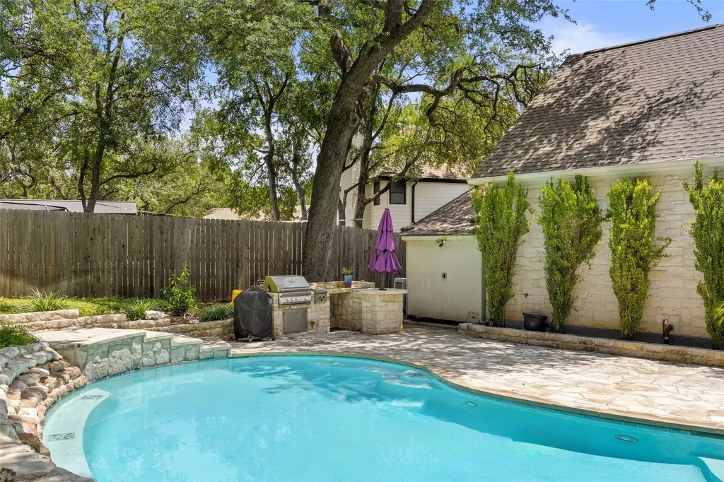 1904 Steamboat Springs Cove Austin TX 78746