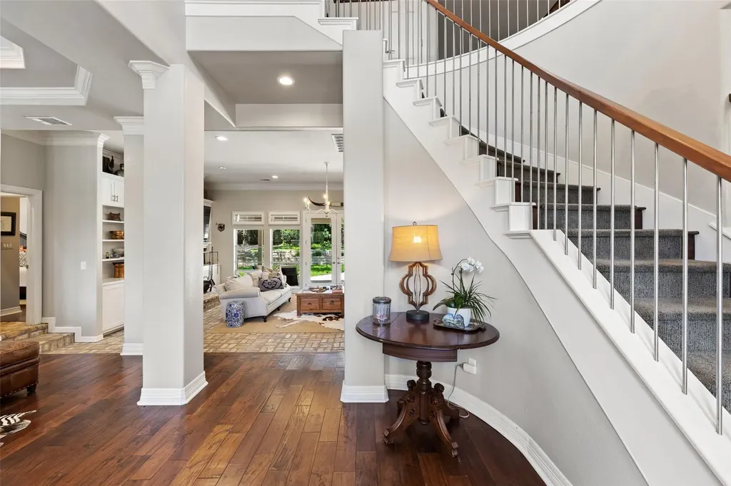 1904 Steamboat Springs Cove Austin TX 78746